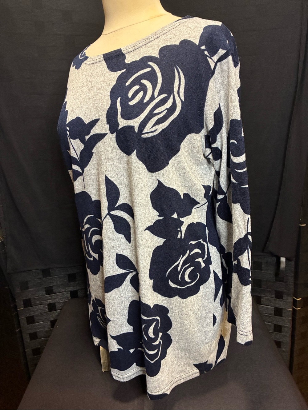 Women's Navy Floral Scoop Neck Sweater Top - Picture 3 of 7